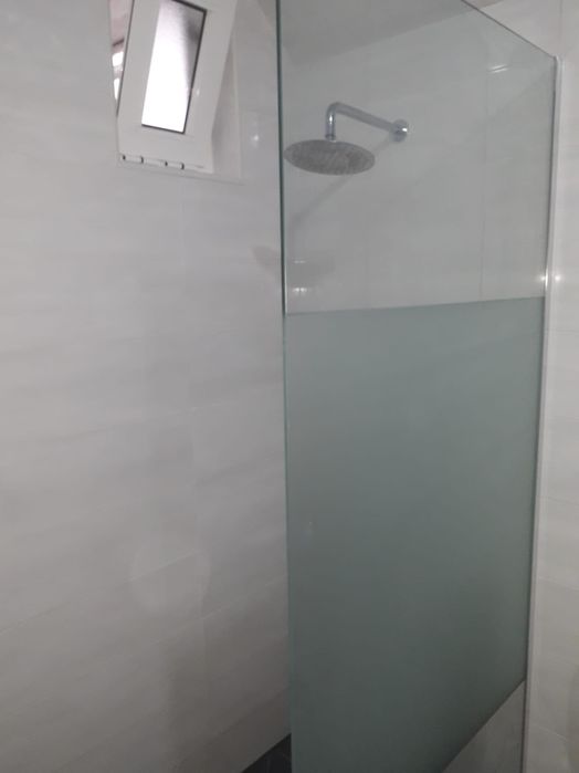 Quarto em Apart. (Próx Praça da República)