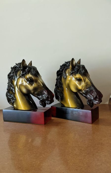 Ampara livros - cabeça de cavalo