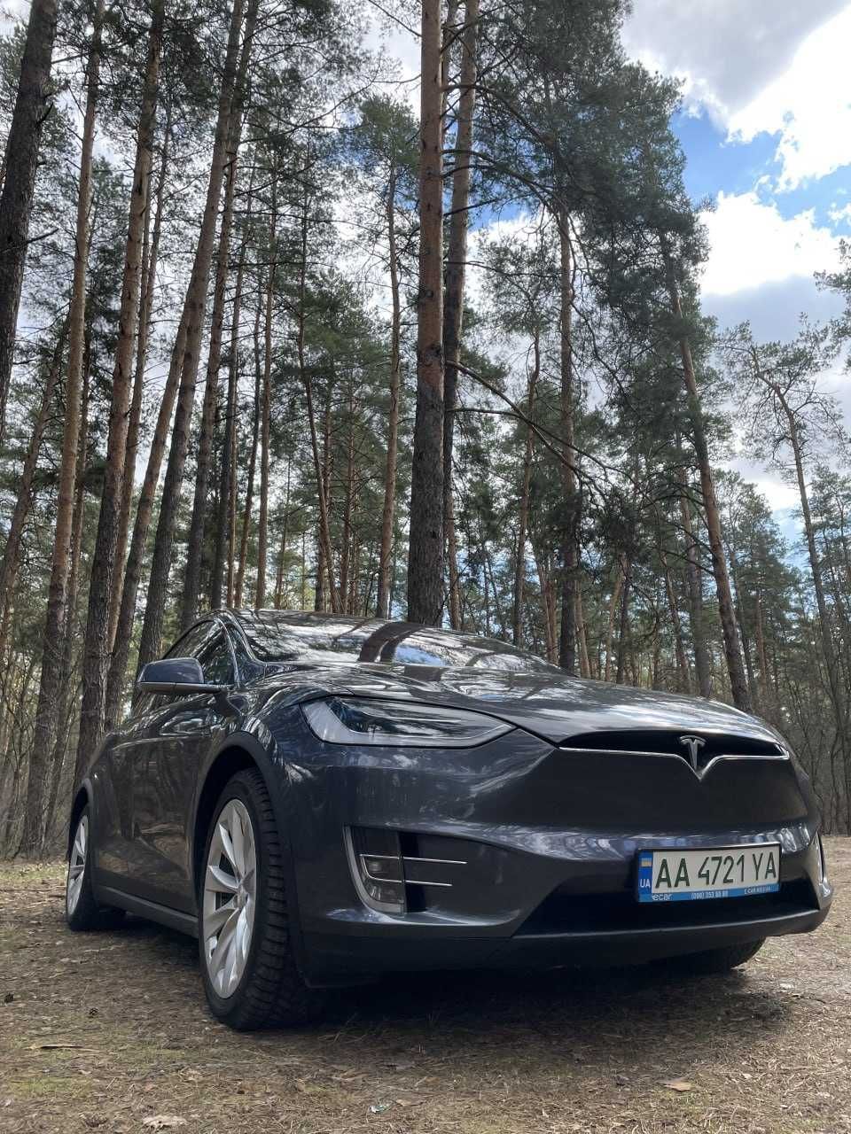 Tesla Model X 2020