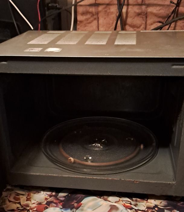 Микроволновая печь Elenberg