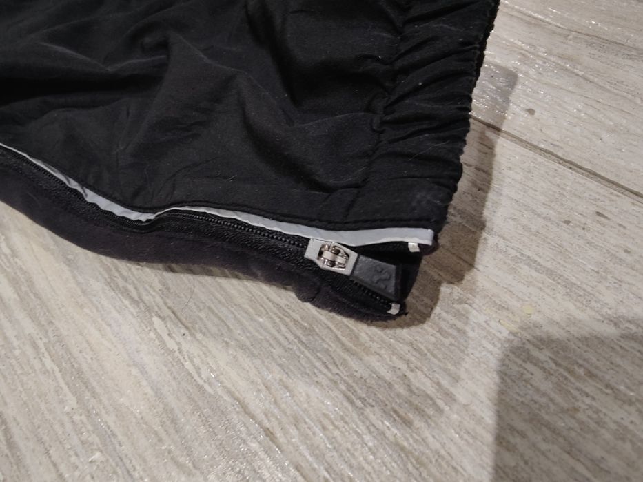 Штани для бігу або велосипеду