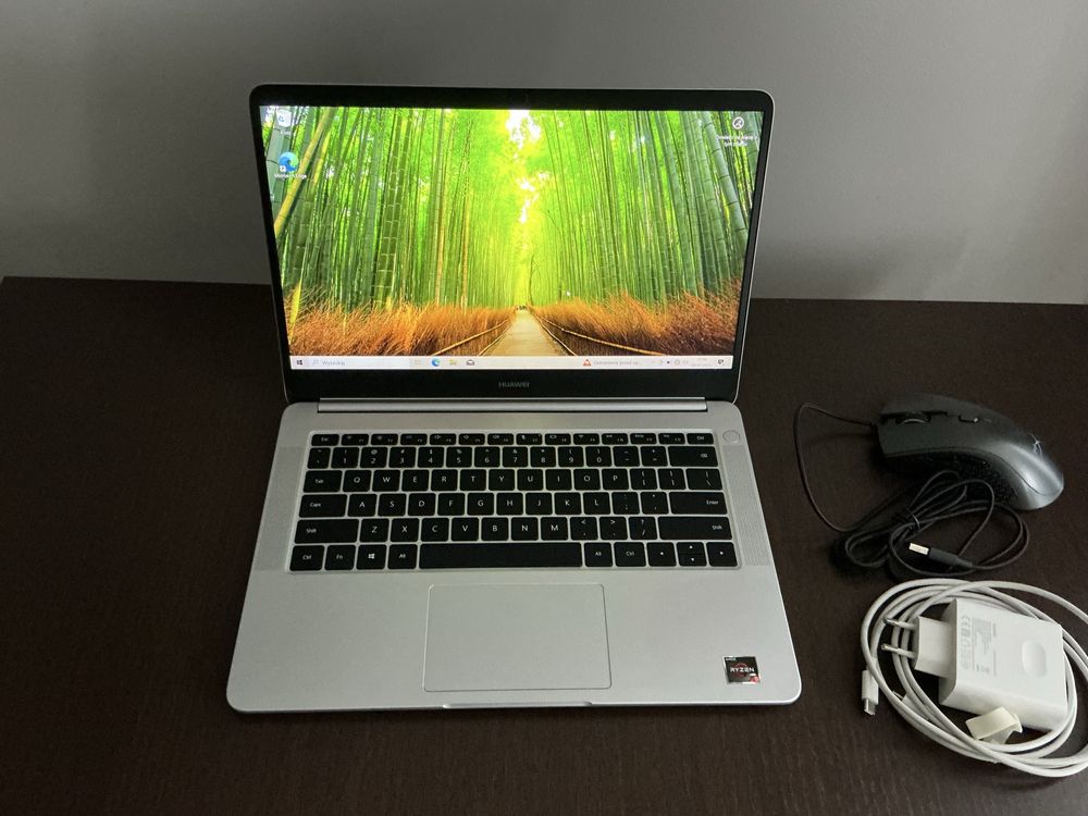 Laptop Huawei Matebook D14 Ryzen 5, 8 GB Ram, dysk 480 GB + myszka