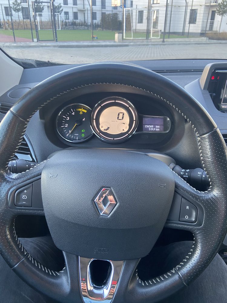 Продам Renault Megane 1.6