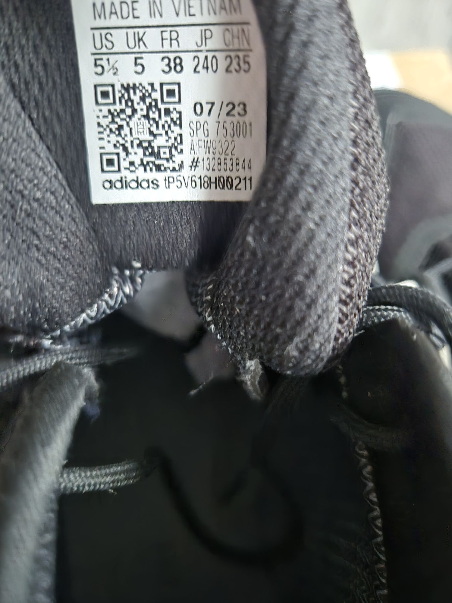Buty chłopięce  Adidas Terrex jak nowe