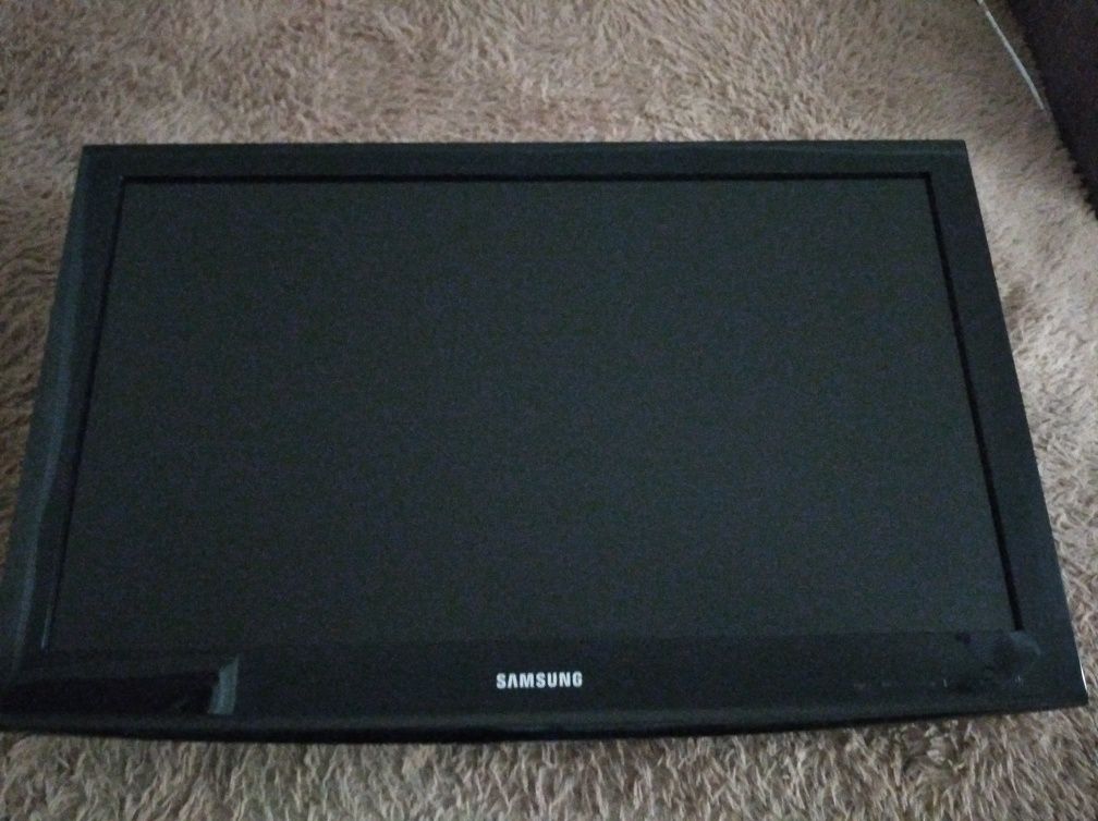 ТВ Samsung 32" LED TV