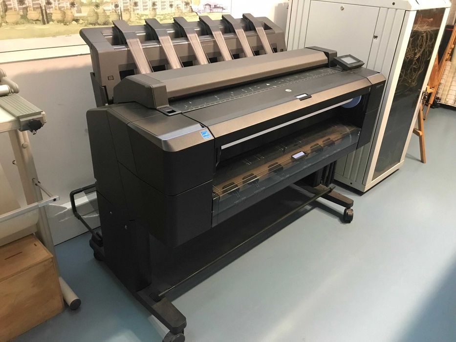 HP T2500 Plotter + 2.5m Cutting Guillotine64172214309378124
