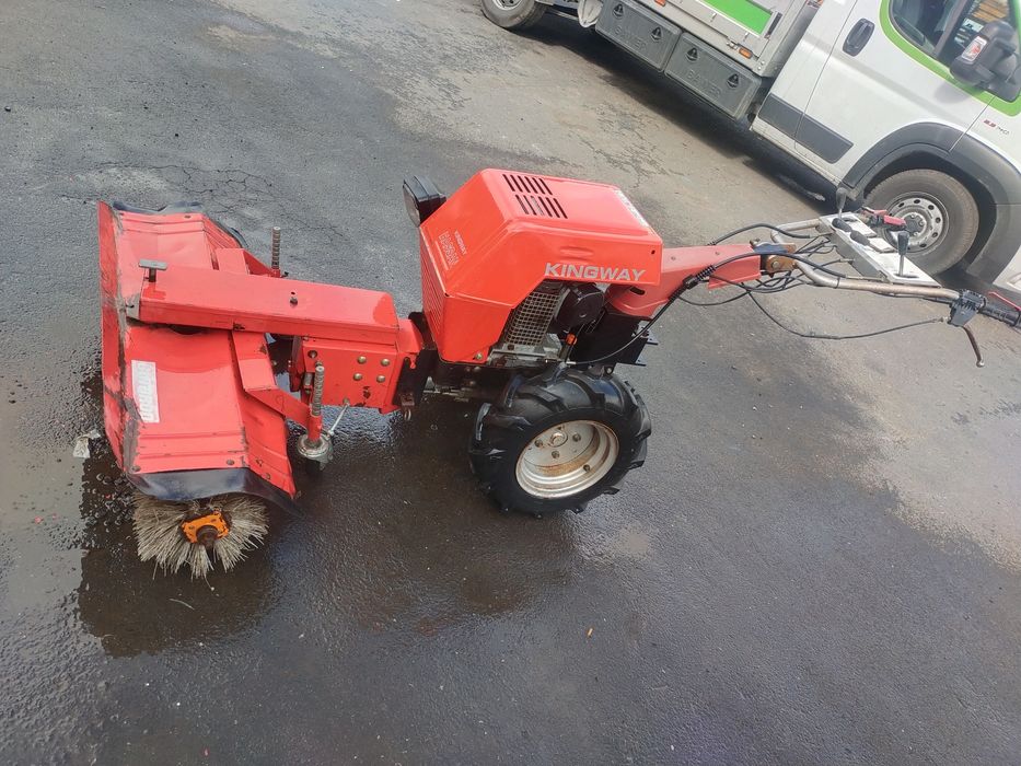 Zamiatarka spalinowa