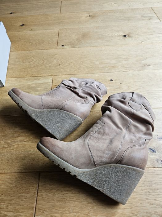 Botki lasocki lekko ocieplane rozm. 39 nubuk