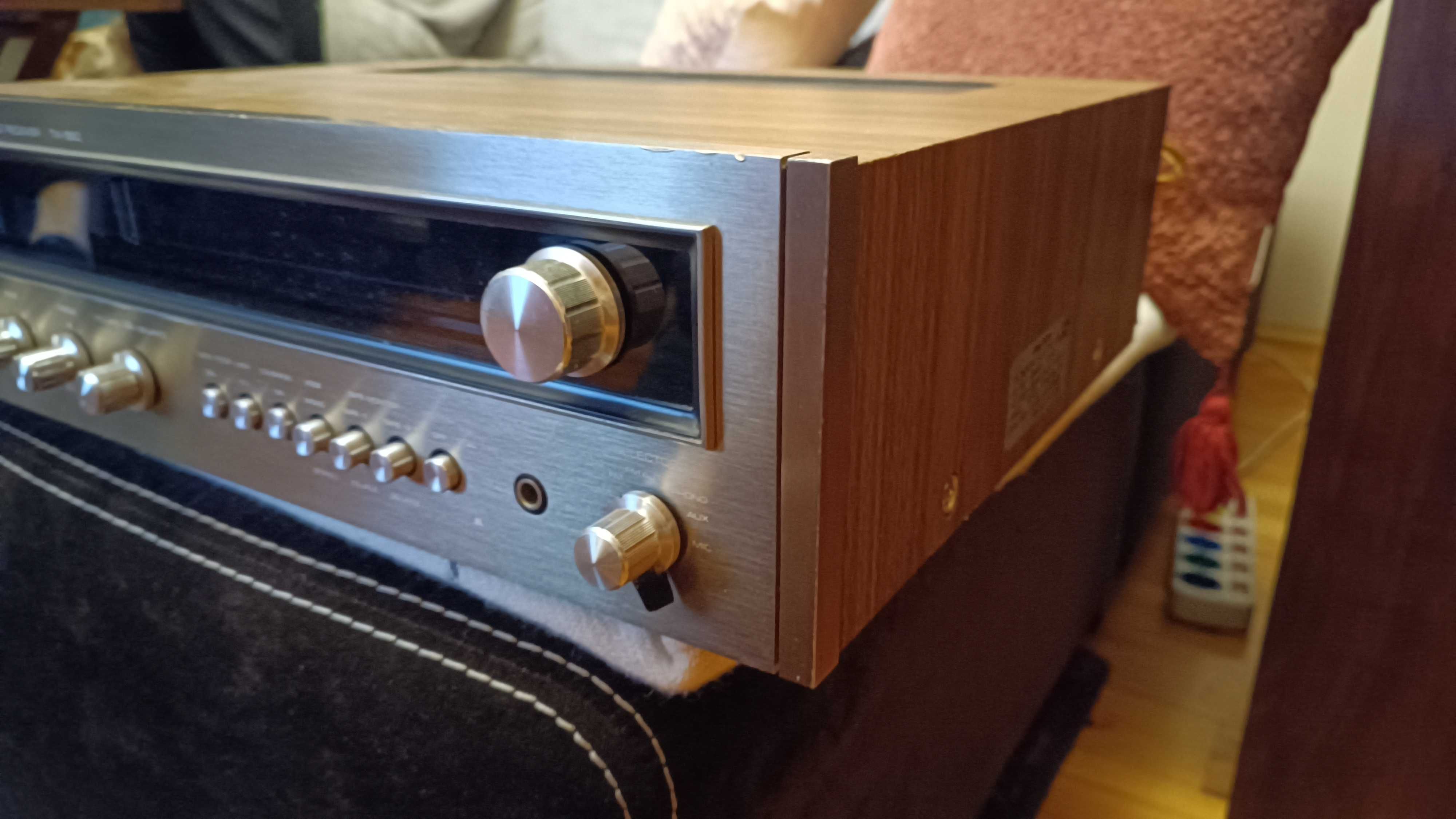 Amplituner Onkyo TX-560