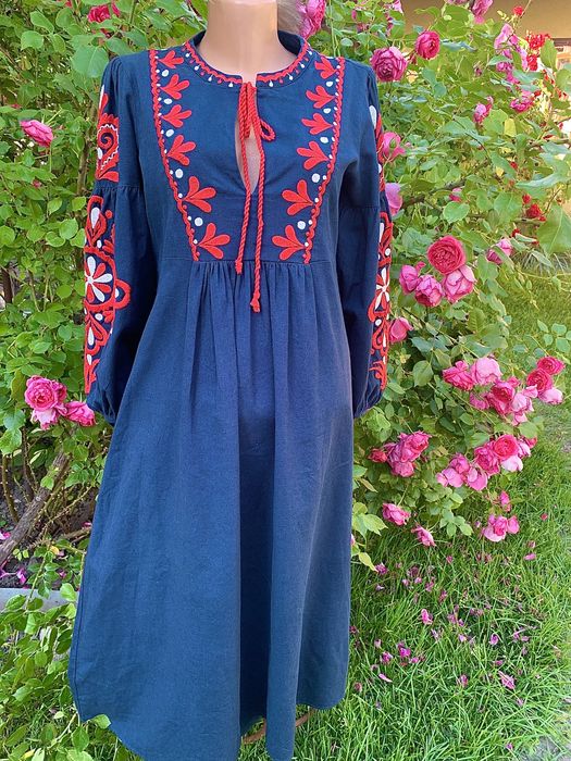 Платье вышивка Zara