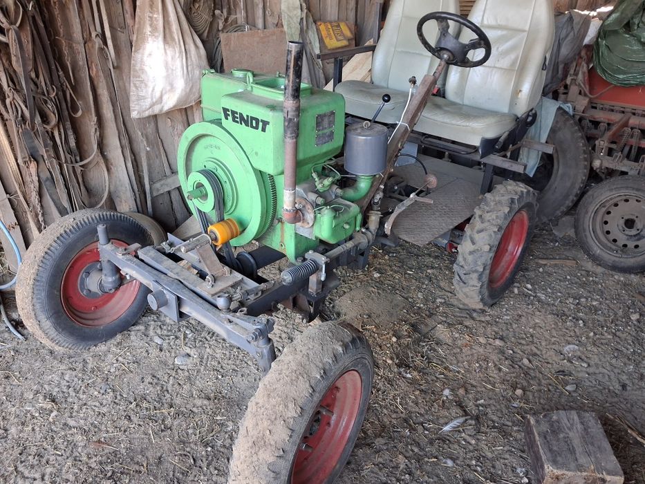 Traktor SAM 1hc102 (esiok s15)