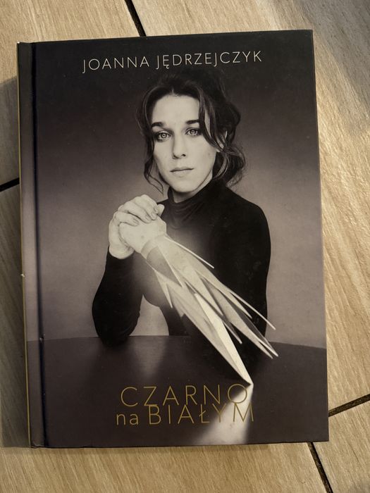 Czarno na białym Joanna Jędrzejczak (biografia mma sport )