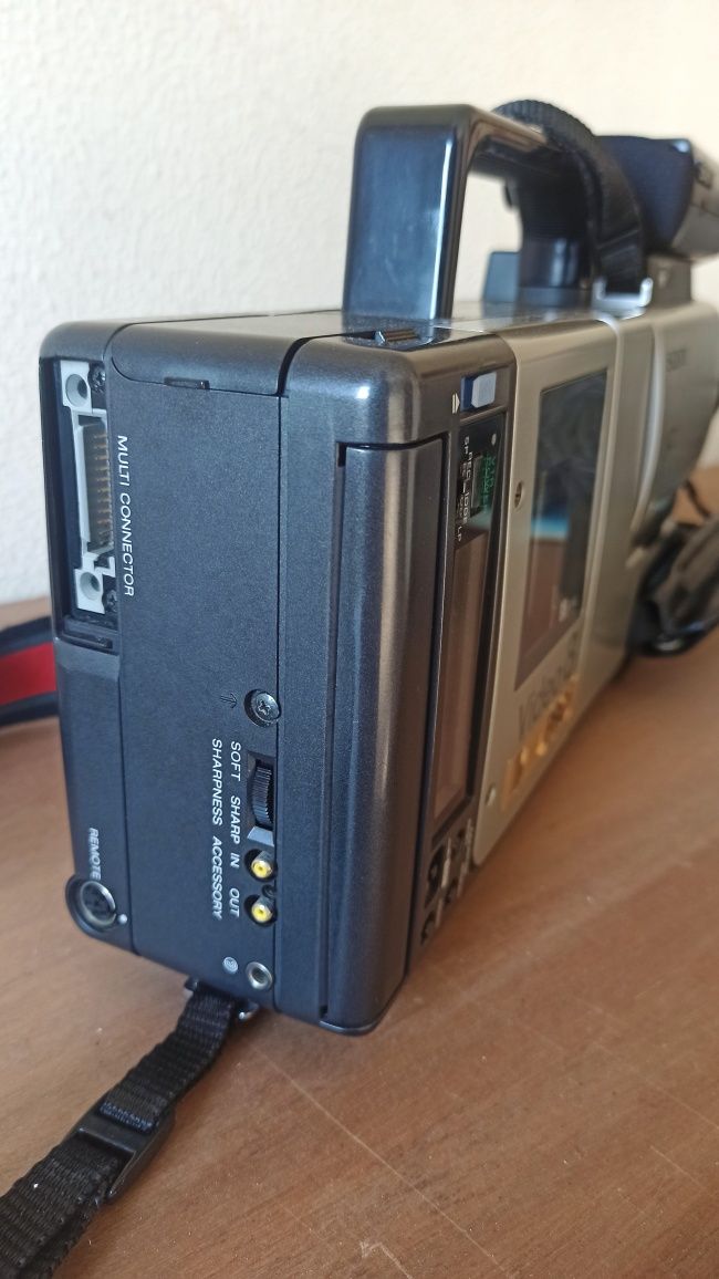 Câmara Filmagem Sony Vídeo 8 Pro CCD-V100E