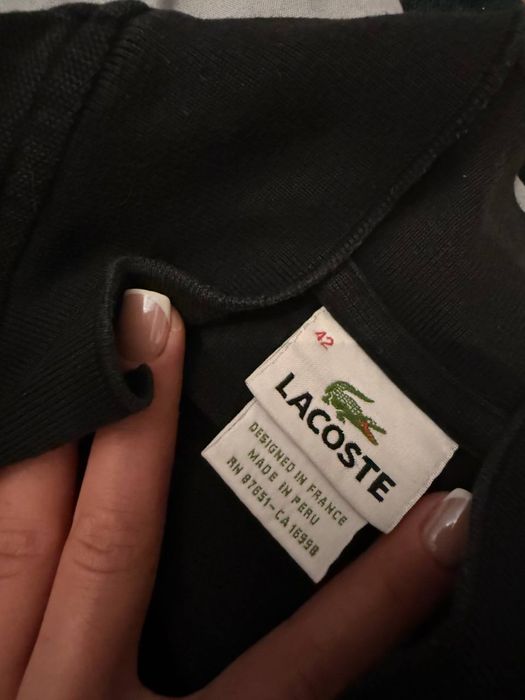 czarna koszulka lacoste