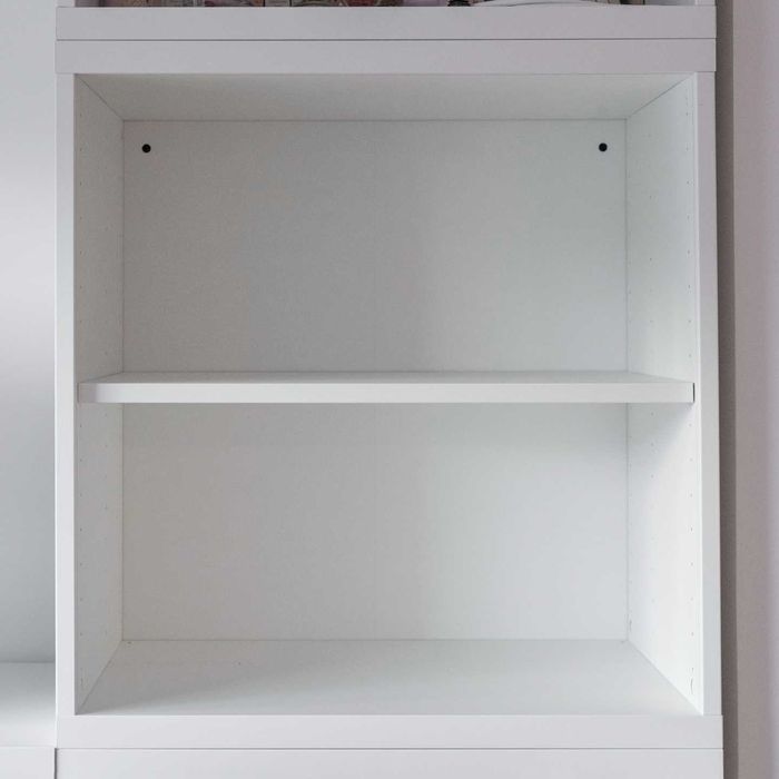 Quatro módulos estante/armário c/ prateleiras e focos