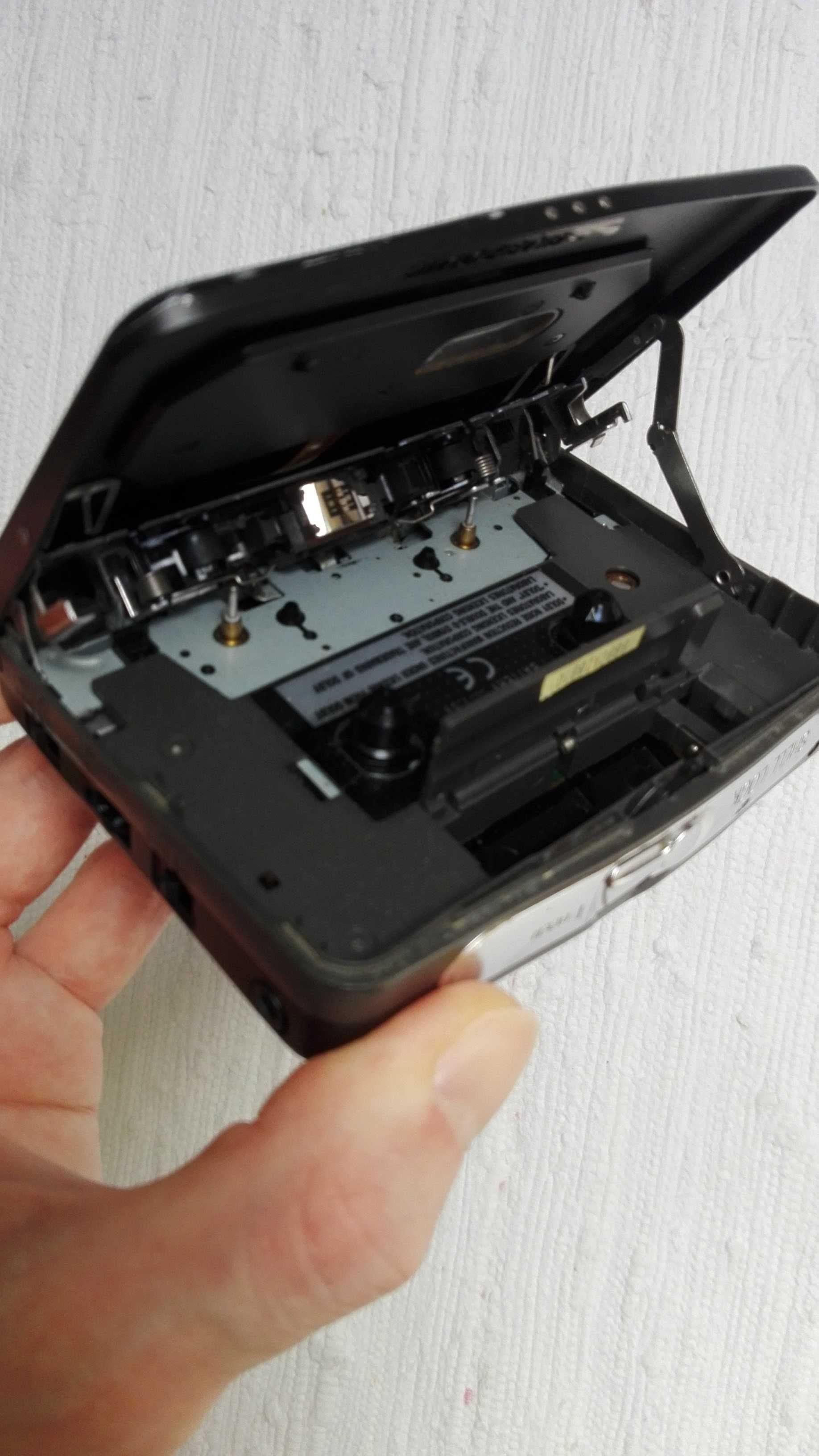 Walkman Panasonic RQ-X05 metálico - Dolby B NR, Auto-Reverse, S-XBS