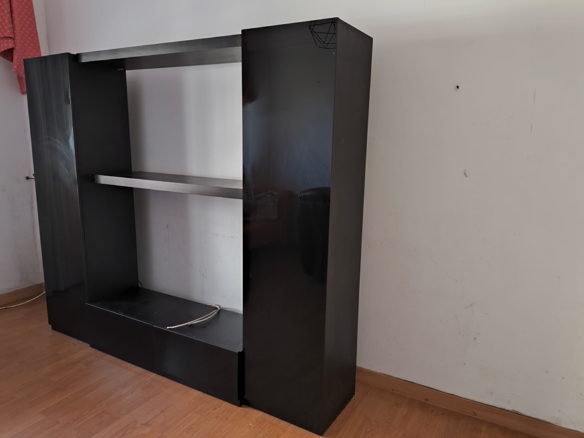 Móvel de sala  para televisão com arrumação