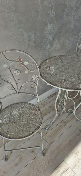 Стіл та 2 стільці для саду, тераси, балкона, кафе
