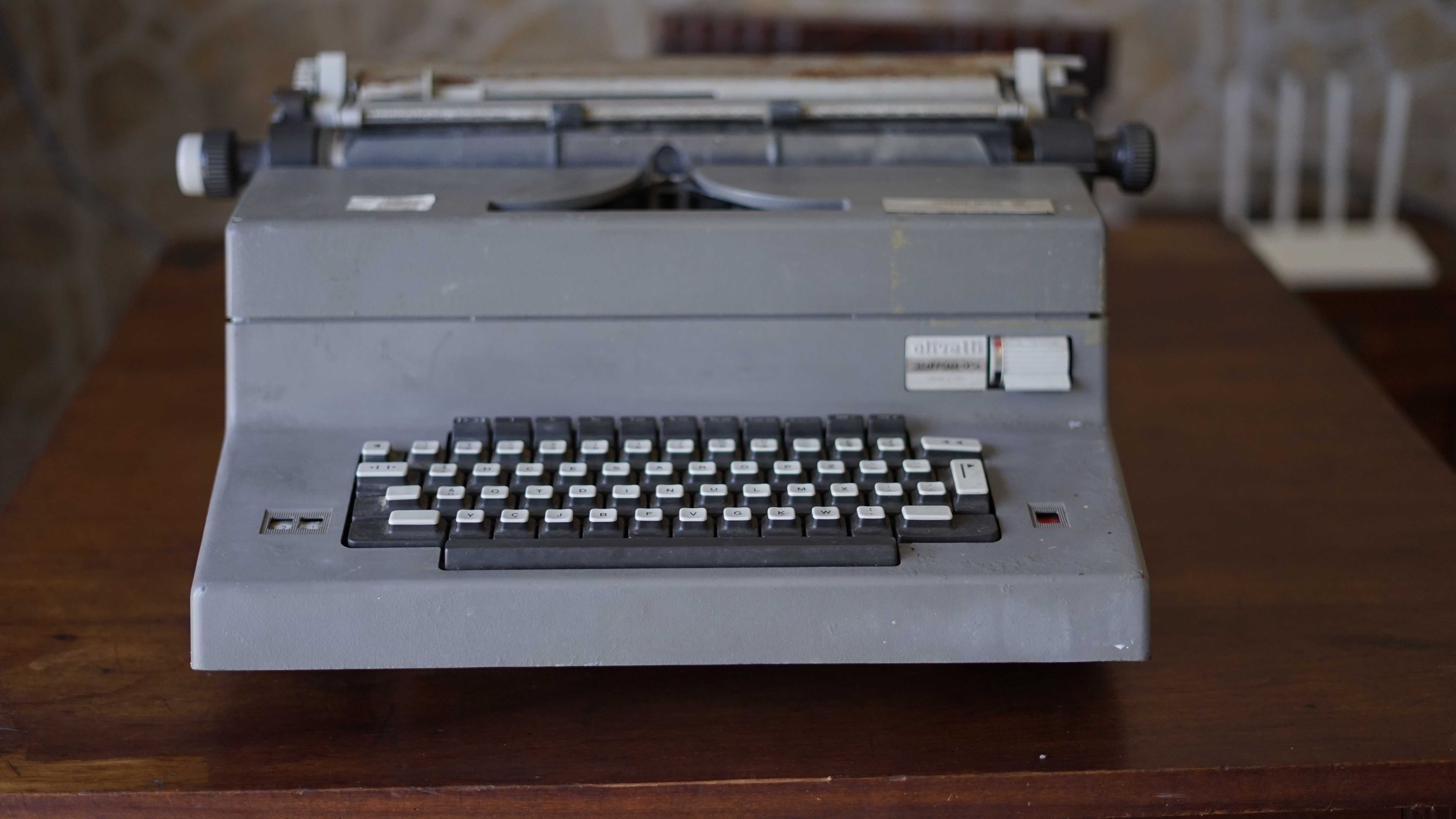 Máquina de Escrever Antiga Olivetti Ivrea