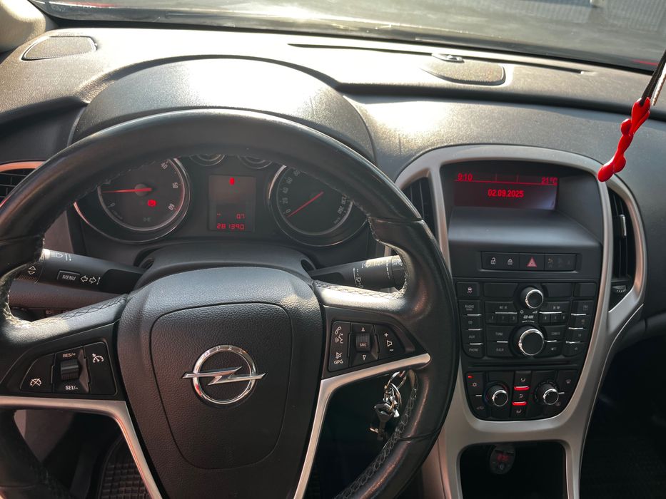 Продам Opel Astra 2011 J