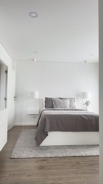 Cama casal 140x200 branca NOVA!