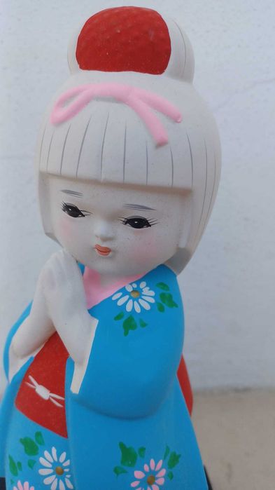 Boneca Japonesa de Porcelana com selo de garantia