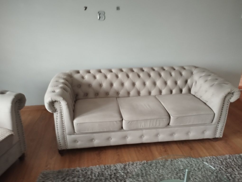 Sofa w typie glamour