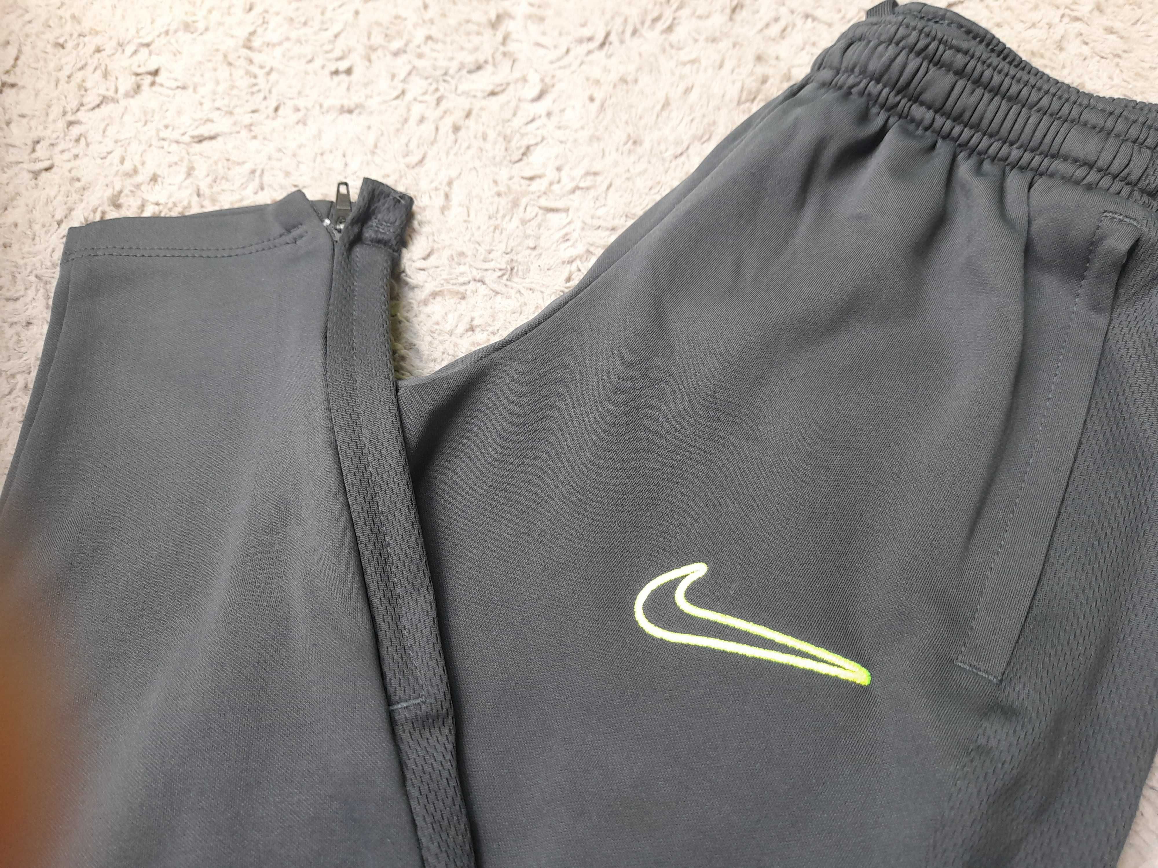Spodnie dresowe Nike