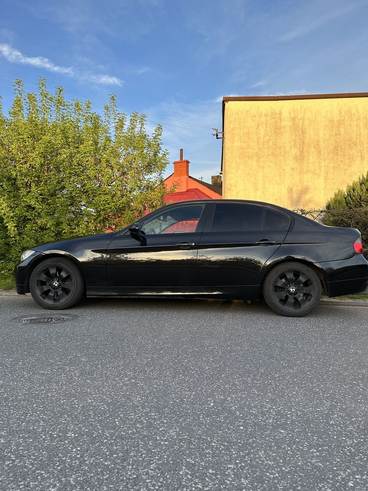 BMW E90 177 KM uszkodzony silnik