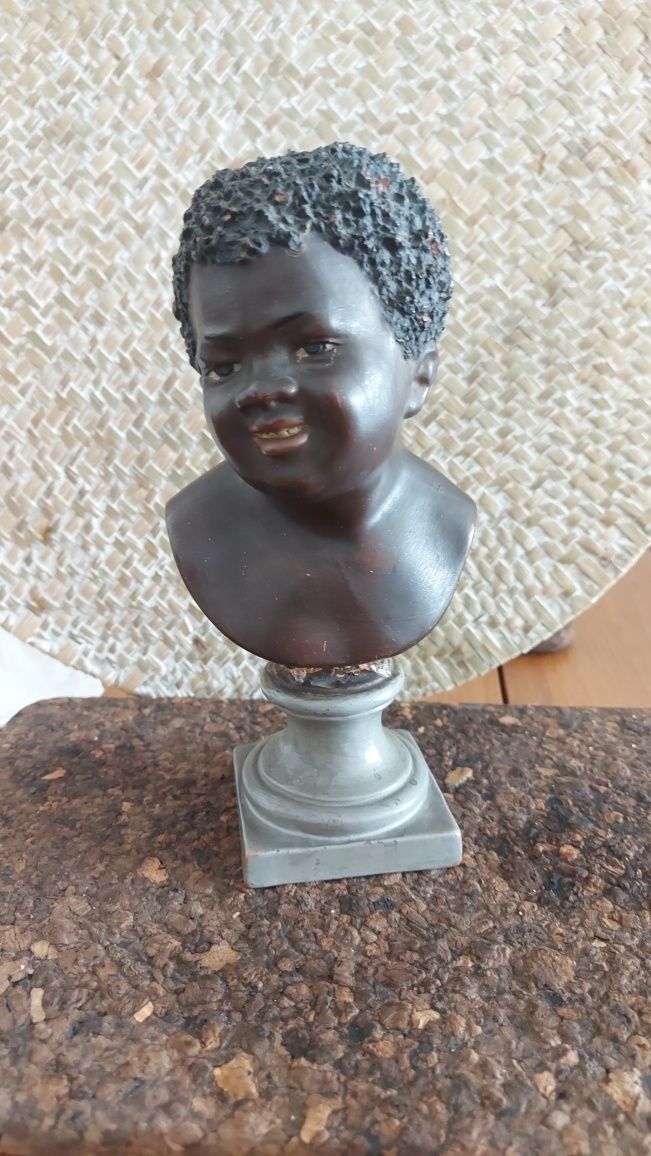 Busto de menino africano