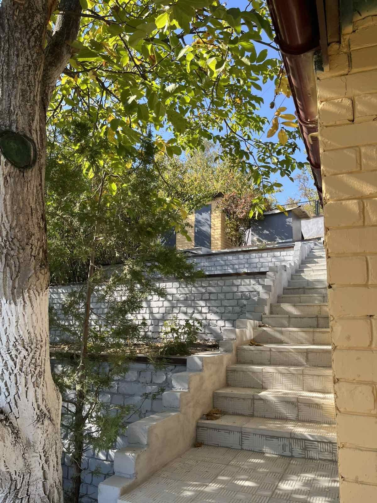 Продам уютную, благоустроеннуюдачу 7 км от Харькова.
