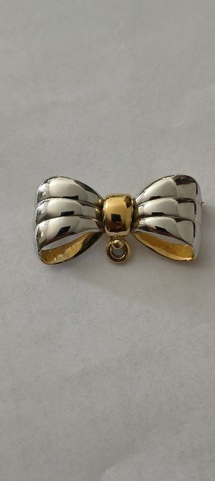 Pendente, alfinete laço em prata