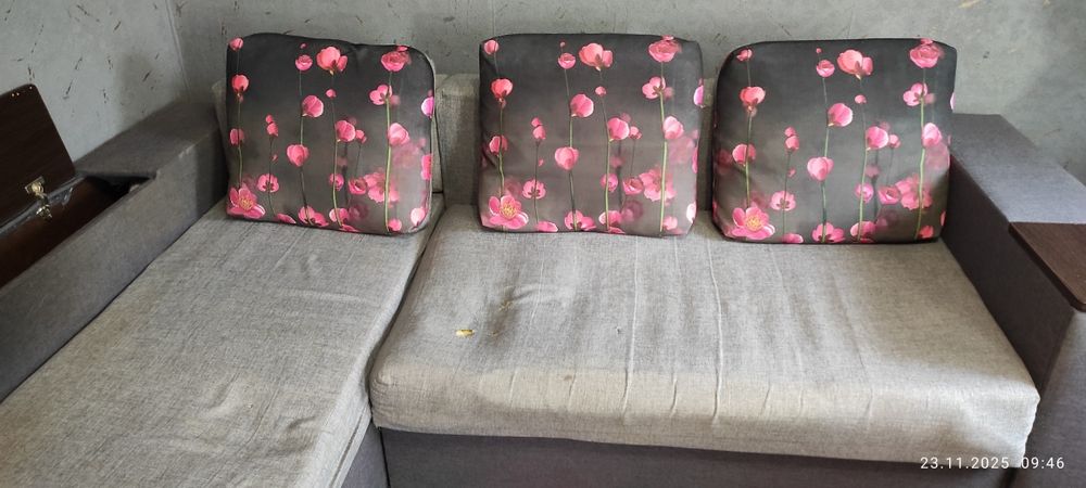 Продам диван.           .