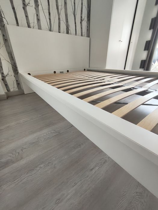 Cama MALM - 140x200 com Estrado