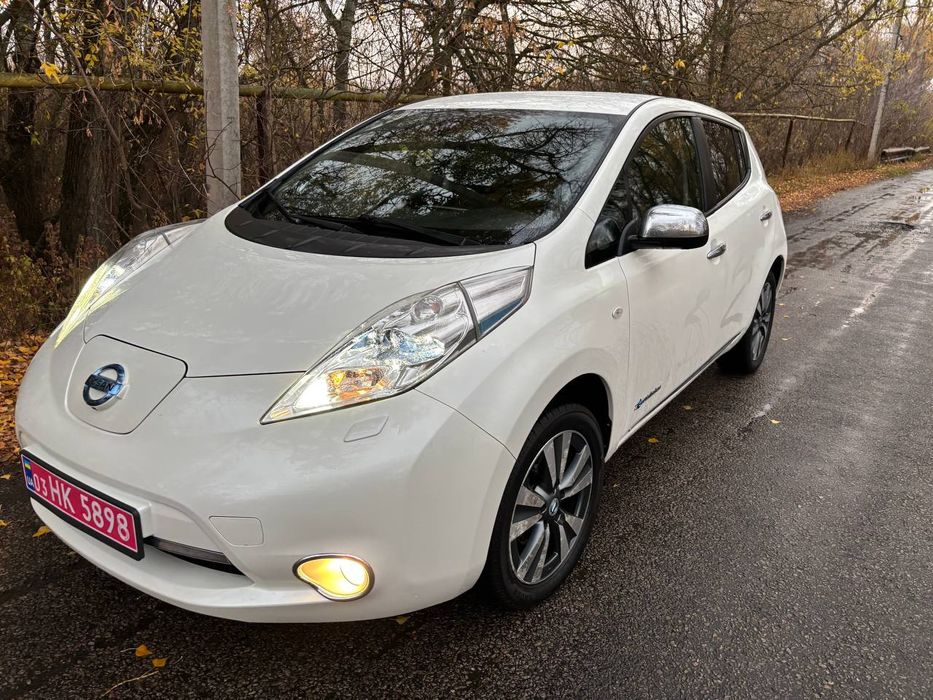 Продам Nissan Leaf