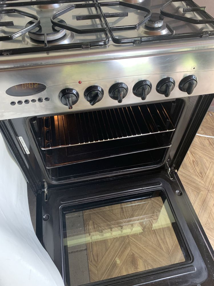 Kuchenka gazowo elektryczna Bosch 60 w bardzo dobrym stanie