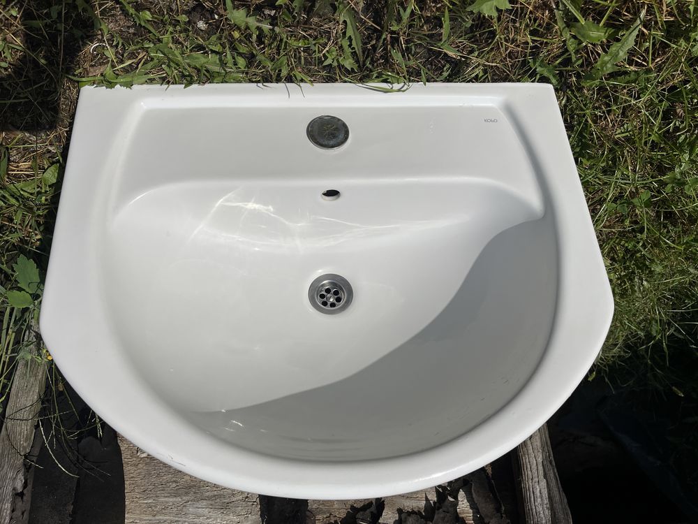 Umywalka ceramiczna firmy KOŁO 60 cm x 50 cm + GRATIS