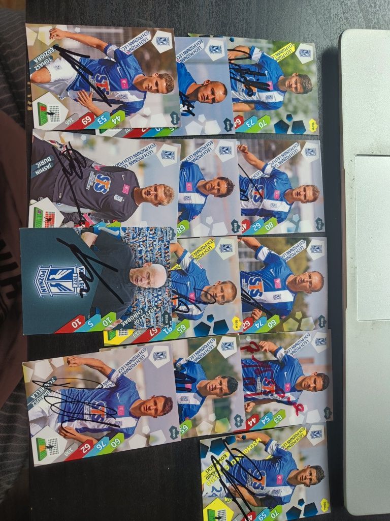 Karty z autografami piłkarzy