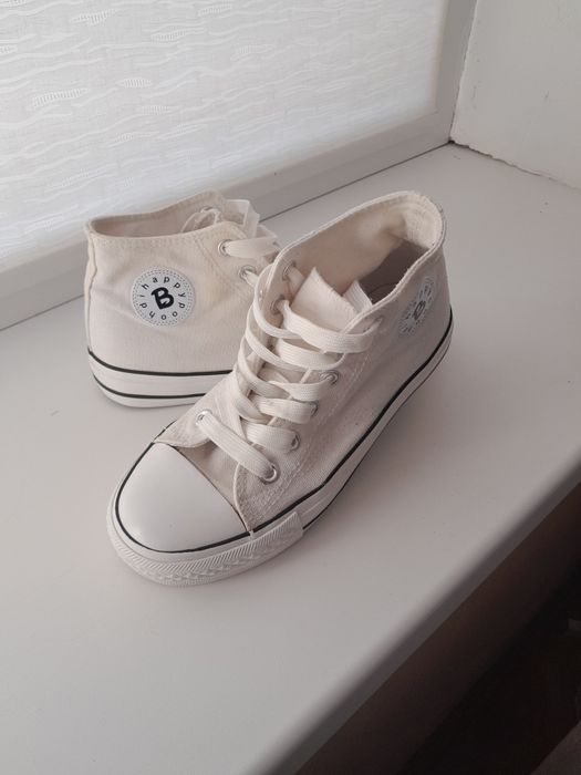 Дитячі білі кеди*