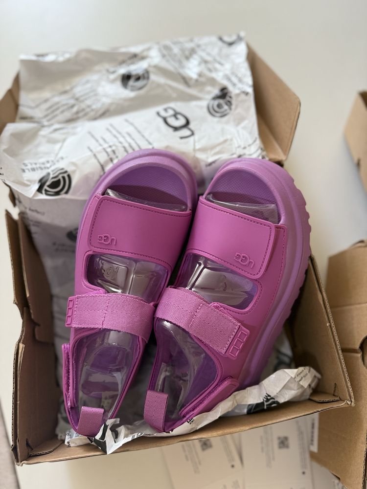Ugg босоніжки, сандалі