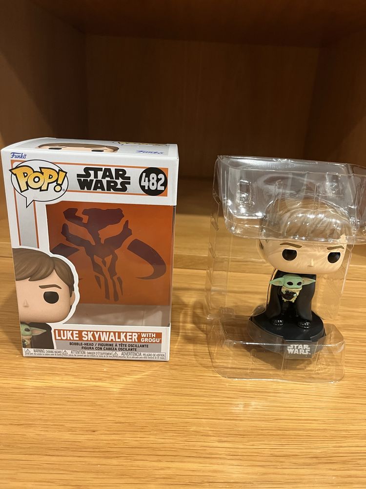 Funko POP!  -  Luke Skywalker with Grogu #482 (Star Wars)
