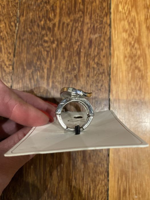 Biżuteria kolczyki i pierscionek