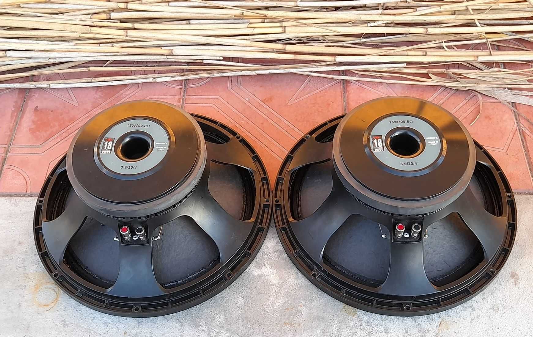 Eighteen Sound 15W700 15MB700 динаміки 15" MAG M1524/8 ом та 4 омні