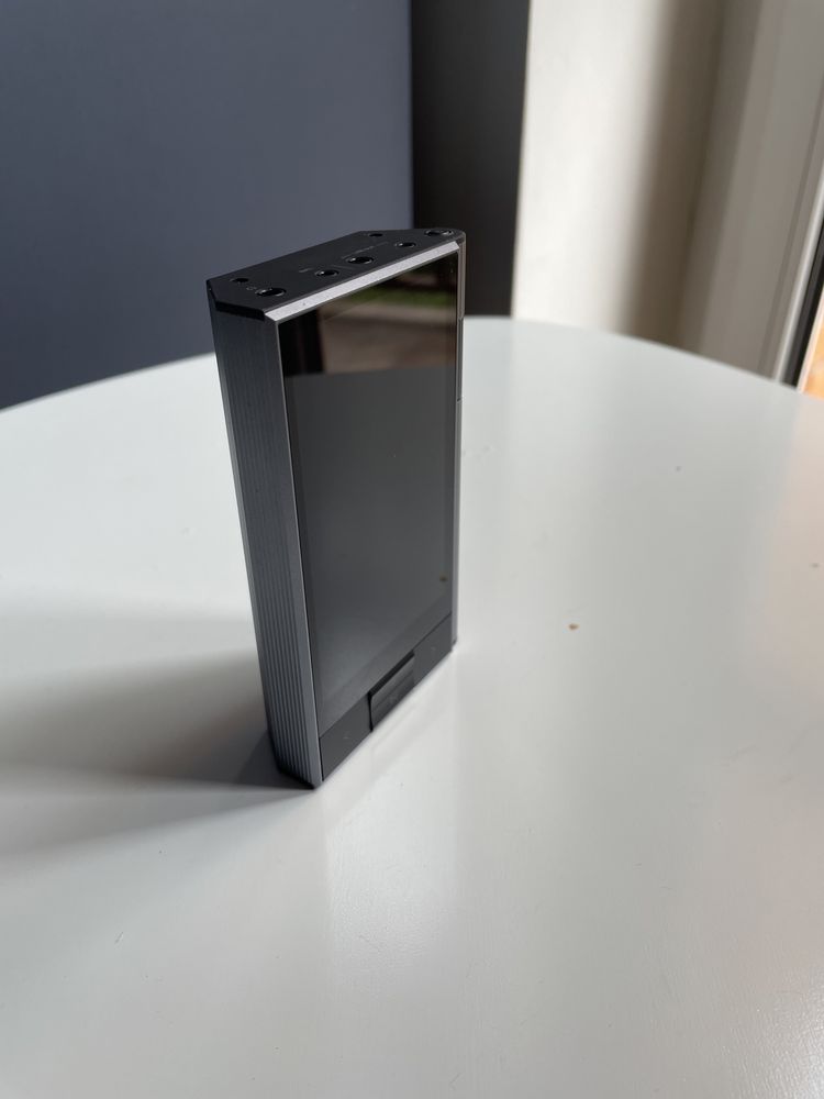 Hi-Fi Плеєр Astell&Kern KANN Silver