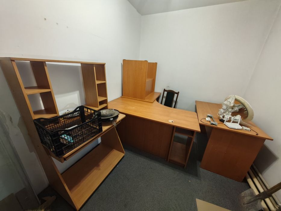 Офісні меблі  в хорошому стані