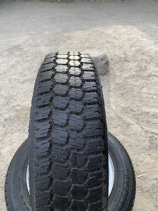 Продам комплект дисков с зимней резиной на таврию,славуту