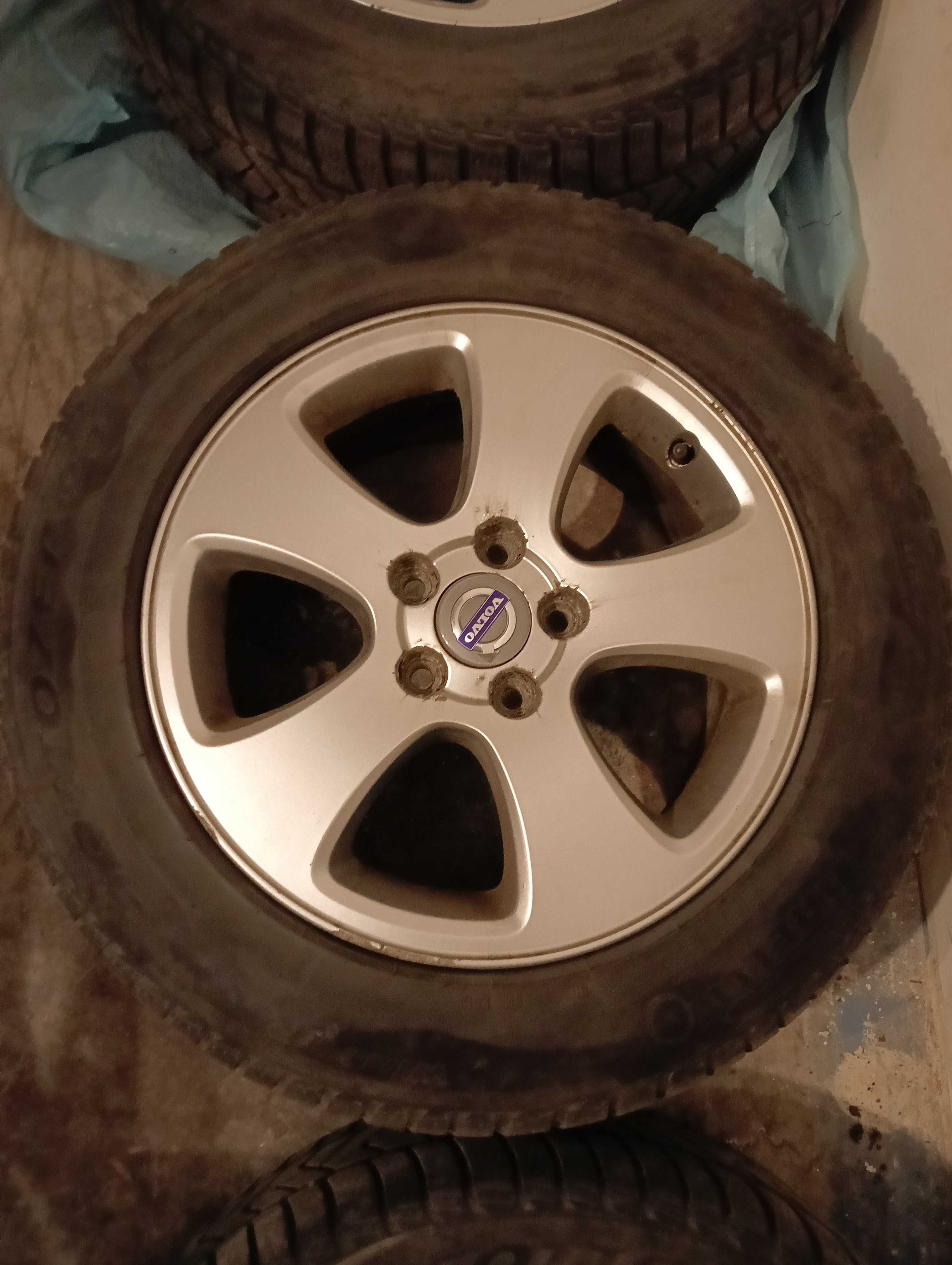 Kompletne oryginalne koła zimowe Volvo 225/55 R16