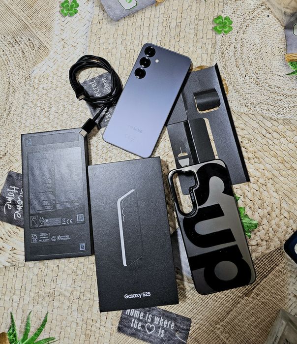 Vendo meu samsung S25 normal praticamente novo na caixa. 128Gb 1