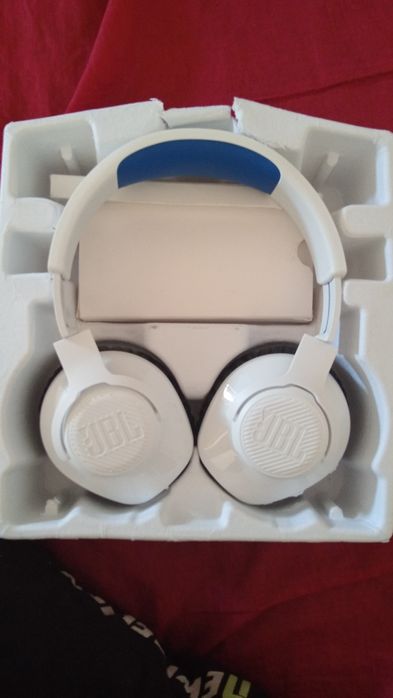 Fones JBL novos nunca usado