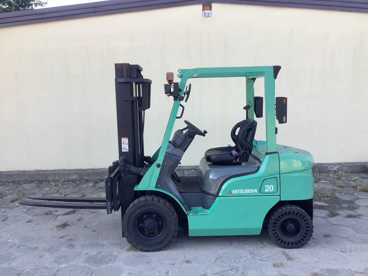 Gazowy wózek widłowy Mitsubishi FG18NT, triplex, 2016r,  po serwisie.